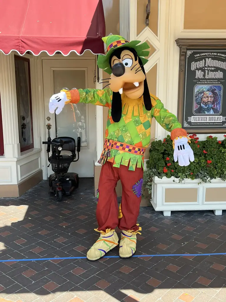 Goofy New Halloween Costume at Disneyland Park 